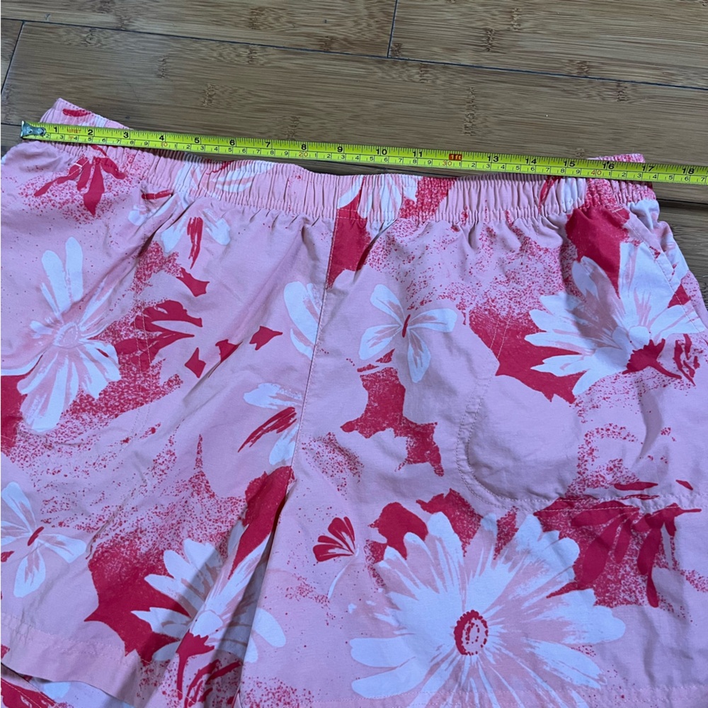 Columbia Sandy River 100% Nylon Athletic Shorts in Coral Floral 5” Inseam - Picture 13 of 15